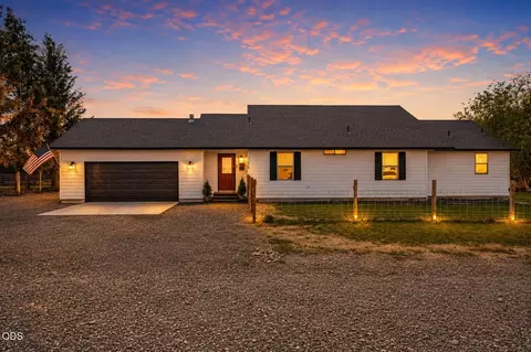 228 NE Mckee Dr, Prineville, OR 97754