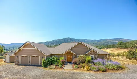 4337 Pioneer Rd, Medford, OR 97501