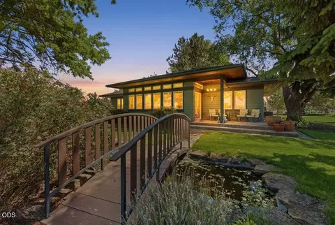 6967 SW Quarry Ave, Redmond, OR 97756