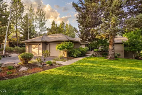 2767 NW Champion Cir, Bend, OR 97703