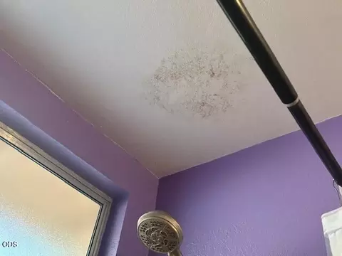 Bath - 235 Shadowbrook Dr, Cave Junction, OR 97523 photo 1 of 1