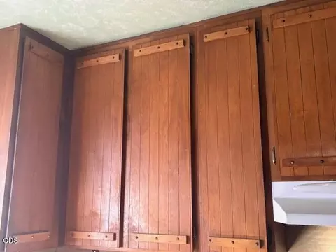 Kitchen - 235 Shadowbrook Dr, Cave Junction, OR 97523 photo 1 of 2