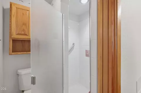 Bath - 1616 Marcy Loop Rd, Grants Pass, OR 97527 photo 3 of 3