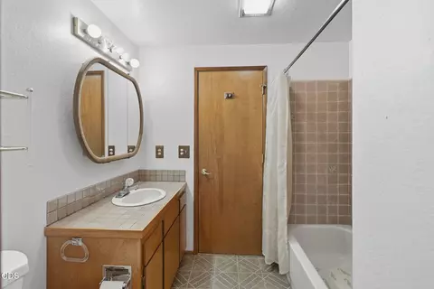 Bath - 1616 Marcy Loop Rd, Grants Pass, OR 97527 photo 1 of 3
