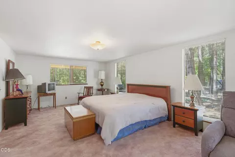Bedroom - 1616 Marcy Loop Rd, Grants Pass, OR 97527 photo 3 of 3