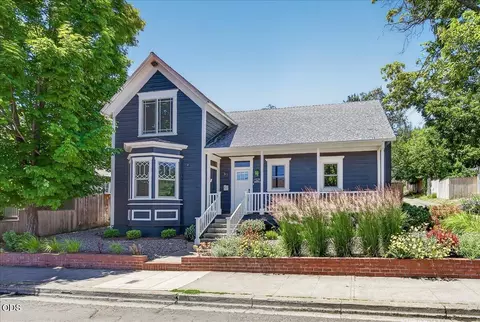 117 High St, Ashland, OR 97520