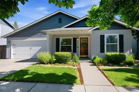 21370 NE Pecoraro Loop, Bend, OR 97701