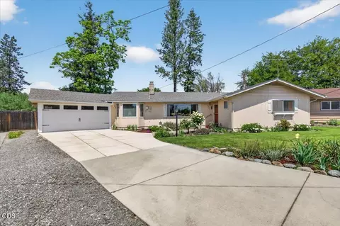 1621 Gayety Ln, Medford, OR 97504