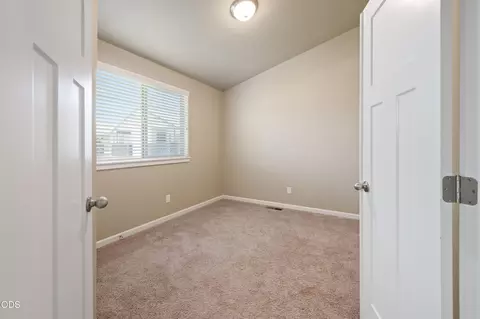 Bedroom - 21301 Oconnor Way, Bend, OR 97701 photo 2 of 5