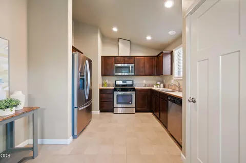 Entry Way - 21301 Oconnor Way, Bend, OR 97701 photo 3 of 3