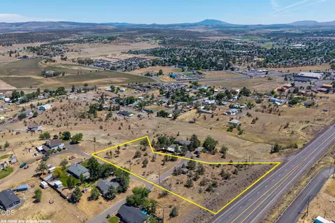 hodges LOT 700, Madras, OR 97741