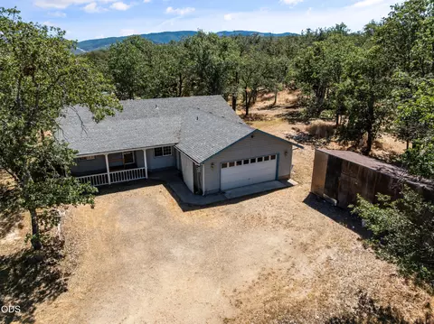 8320 Blackwell Rd, Central Point, OR 97502