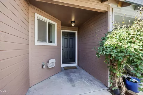 Exterior - 426 Crystal Dr, Eagle Point, OR 97524 photo 3 of 6