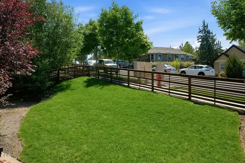 Exterior - 968 NE Paula Dr, Bend, OR 97701 photo 3 of 6