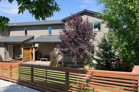 Exterior - 968 NE Paula Dr, Bend, OR 97701 photo 5 of 6