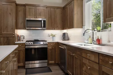 Kitchen - 968 NE Paula Dr, Bend, OR 97701 photo 3 of 3