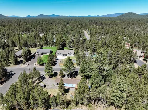 56072 Marsh Hawk Rd, Bend, OR 97707 photo 24