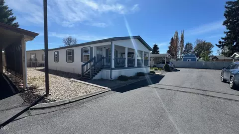 4200 Summers Ln UNIT 69, Klamath Falls, OR 97603