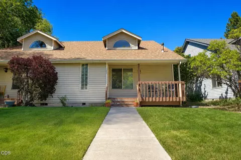 922 NW Ogden Ave, Bend, OR 97703