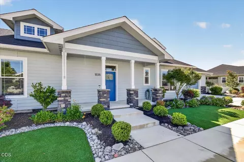 1618 River Run St, Central Point, OR 97502