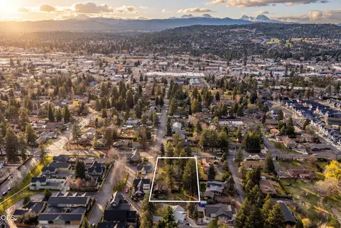 1920 NE 8th St, Bend, OR 97701
