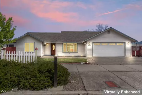 2550 SW Elmer Nelson Ln, Grants Pass, OR 97527