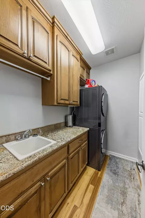 Other - 1085 Oak Grv, Eagle Point, OR 97524 photo 12 of 15