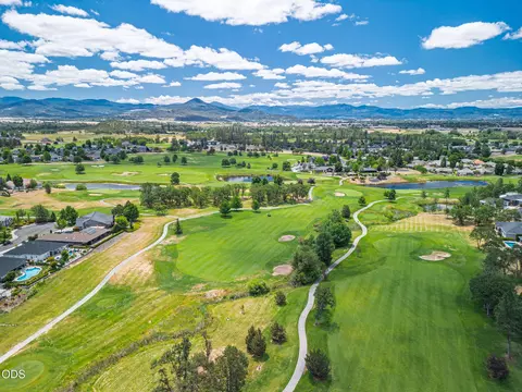 View/Area - 1085 Oak Grv, Eagle Point, OR 97524 photo 8 of 8