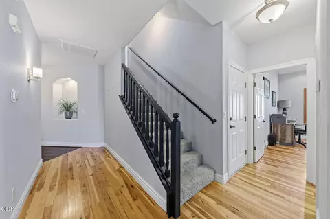Entry Way - 1085 Oak Grv, Eagle Point, OR 97524 photo 1 of 1