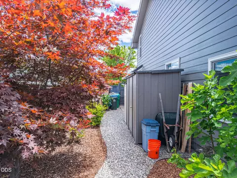Exterior - 1085 Oak Grv, Eagle Point, OR 97524 photo 16 of 16