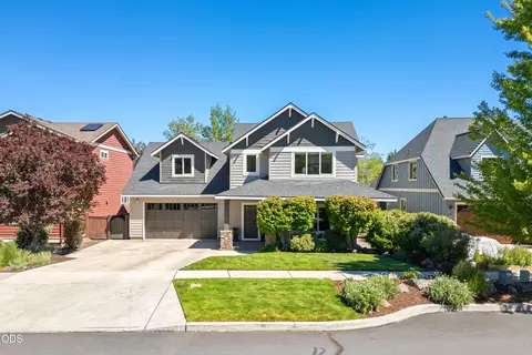2968 NW Chianti Ln, Bend, OR 97703
