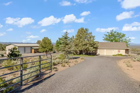 13753 SW Sego Lily Rd, Powell Butte, OR 97753