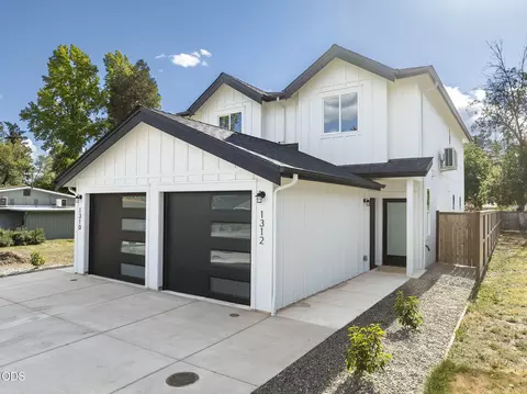 1312 NW Conklin Ave, Grants Pass, OR 97526