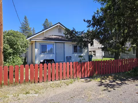 139 S 2nd Ave, Chiloquin, OR 97624