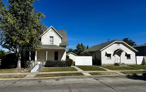 325 W 4th St, Medford, OR 97501