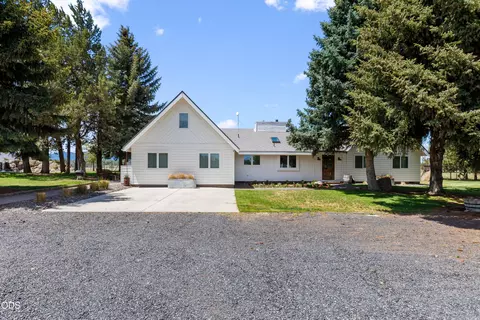 66300 White Rock Loop, Bend, OR 97703