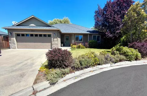 3272 Nellie Ettinger Ln, Medford, OR 97504