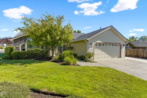 2690 SW Trinity Way, Grants Pass, OR 97527