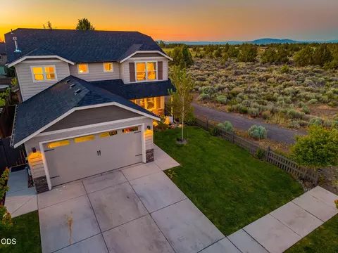 21314 SE Daylily Ave, Bend, OR 97702