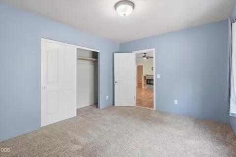 Bedroom - 1056 Highlands Dr, Eagle Point, OR 97524 photo 5 of 8