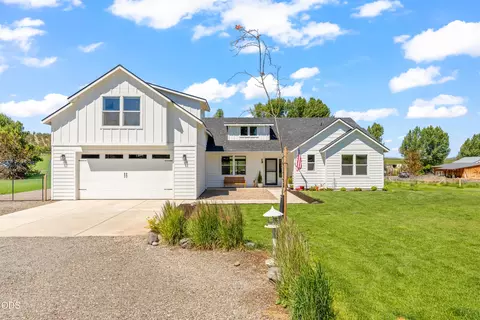 2467 NE Sunset View Ln, Prineville, OR 97754
