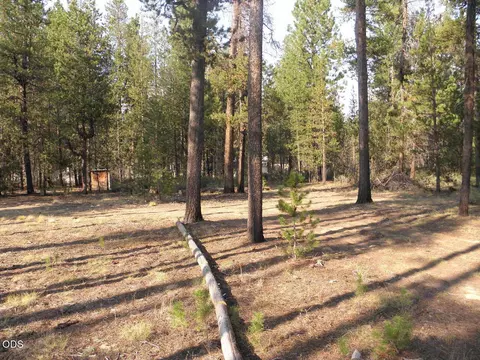 15845 Twin Dr, La Pine, OR 97739 photo 5