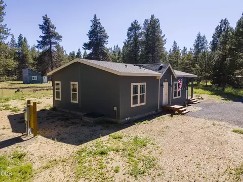 52745 Rainbow Dr, La Pine, OR 97739 photo 3