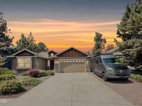 2021 SW 41st St, Redmond, OR 97756