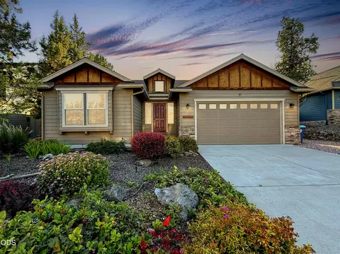 2021 SW 41st St, Redmond, OR 97756
