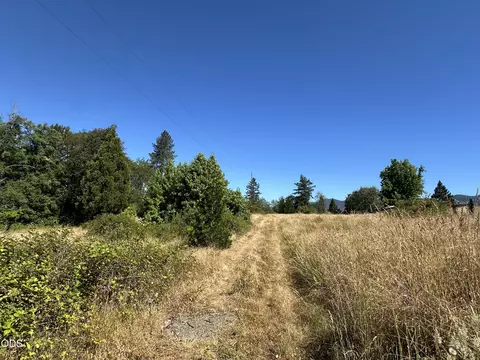 1899 Hamilton Ln, Grants Pass, OR 97527