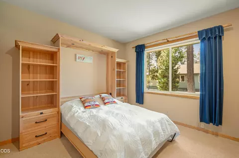 Bedroom - 4 Bunker Ln, Sunriver, OR 97707 photo 6 of 7