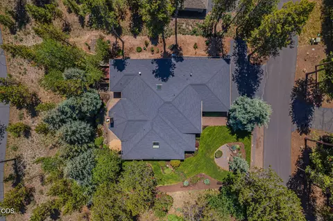 View/Area - 4 Bunker Ln, Sunriver, OR 97707 photo 1 of 2