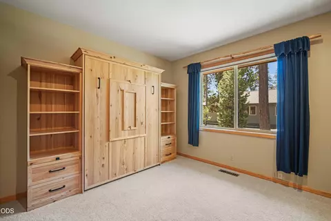 Bedroom - 4 Bunker Ln, Sunriver, OR 97707 photo 4 of 7