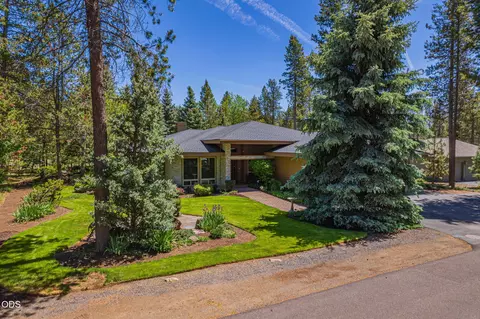 Exterior - 4 Bunker Ln, Sunriver, OR 97707 photo 10 of 11